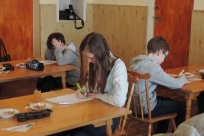 Uczniowie podczas testów